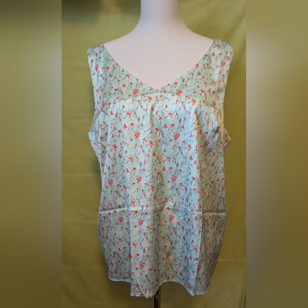Floral V-Neck Sleeveless Top